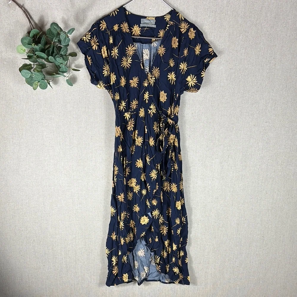 Urban Outfitters> Floral Navy Short Sleeve Wrap Dress Extra Small - Picture 1 of 9